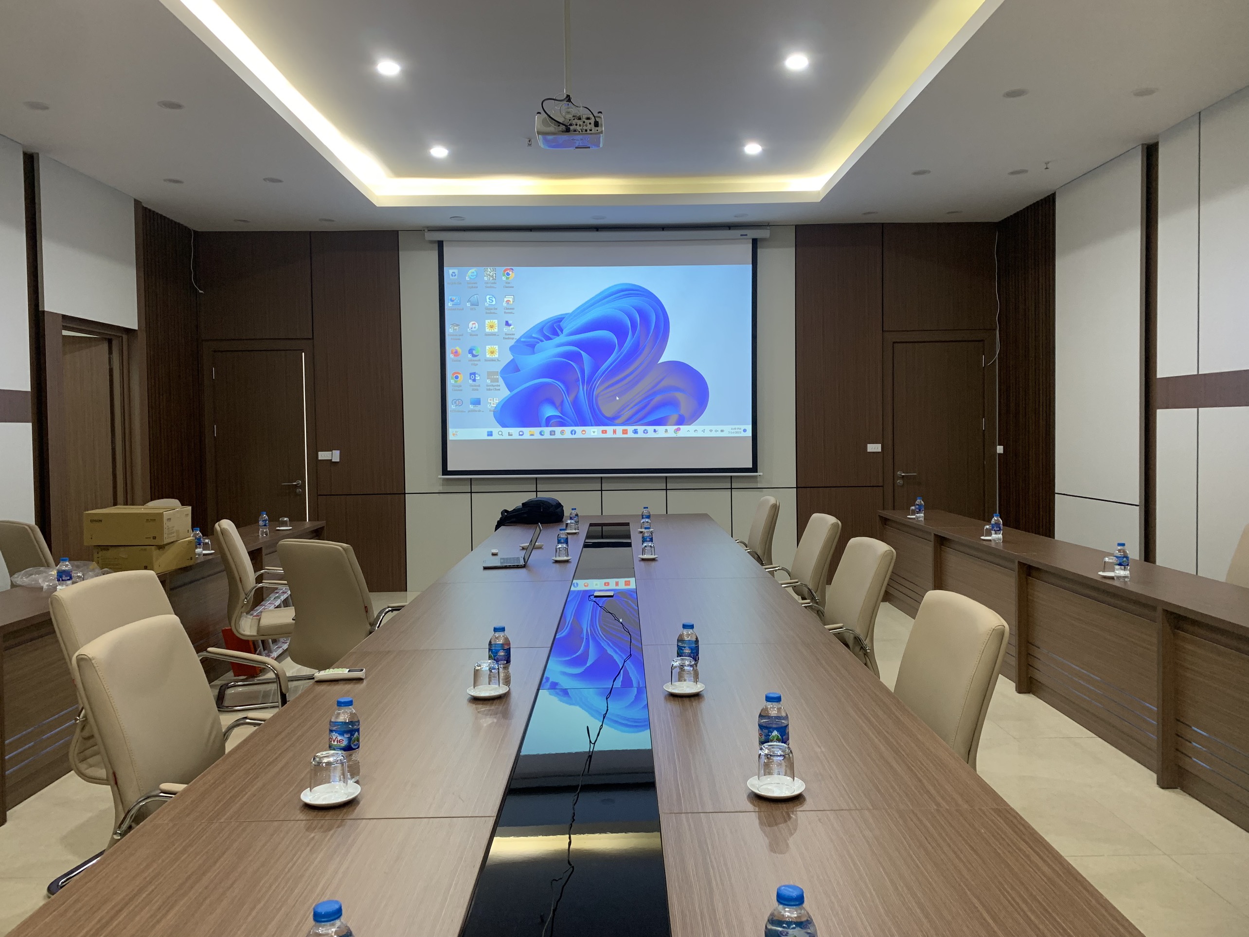 thuê máy chiếu Bạc Liêu