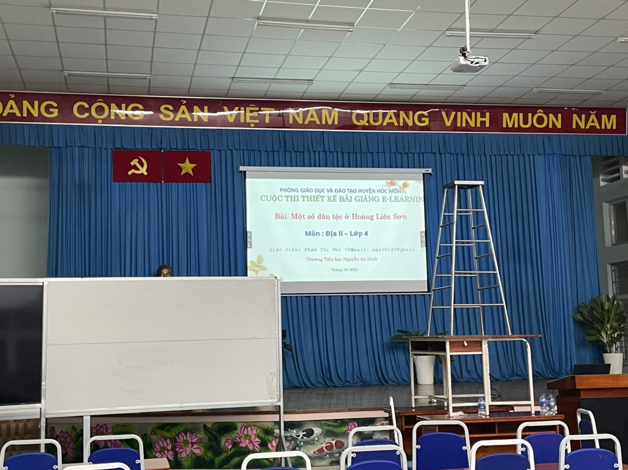 Sửa máy chiếu Epson hư bóng đèn