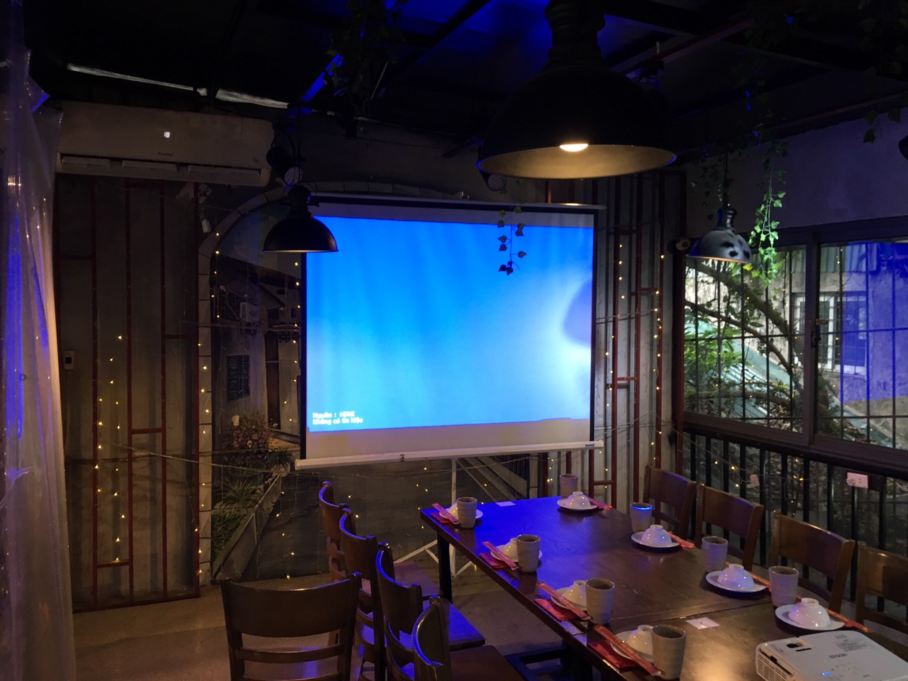 Cho thuê máy chiếu Quảng Ngãi