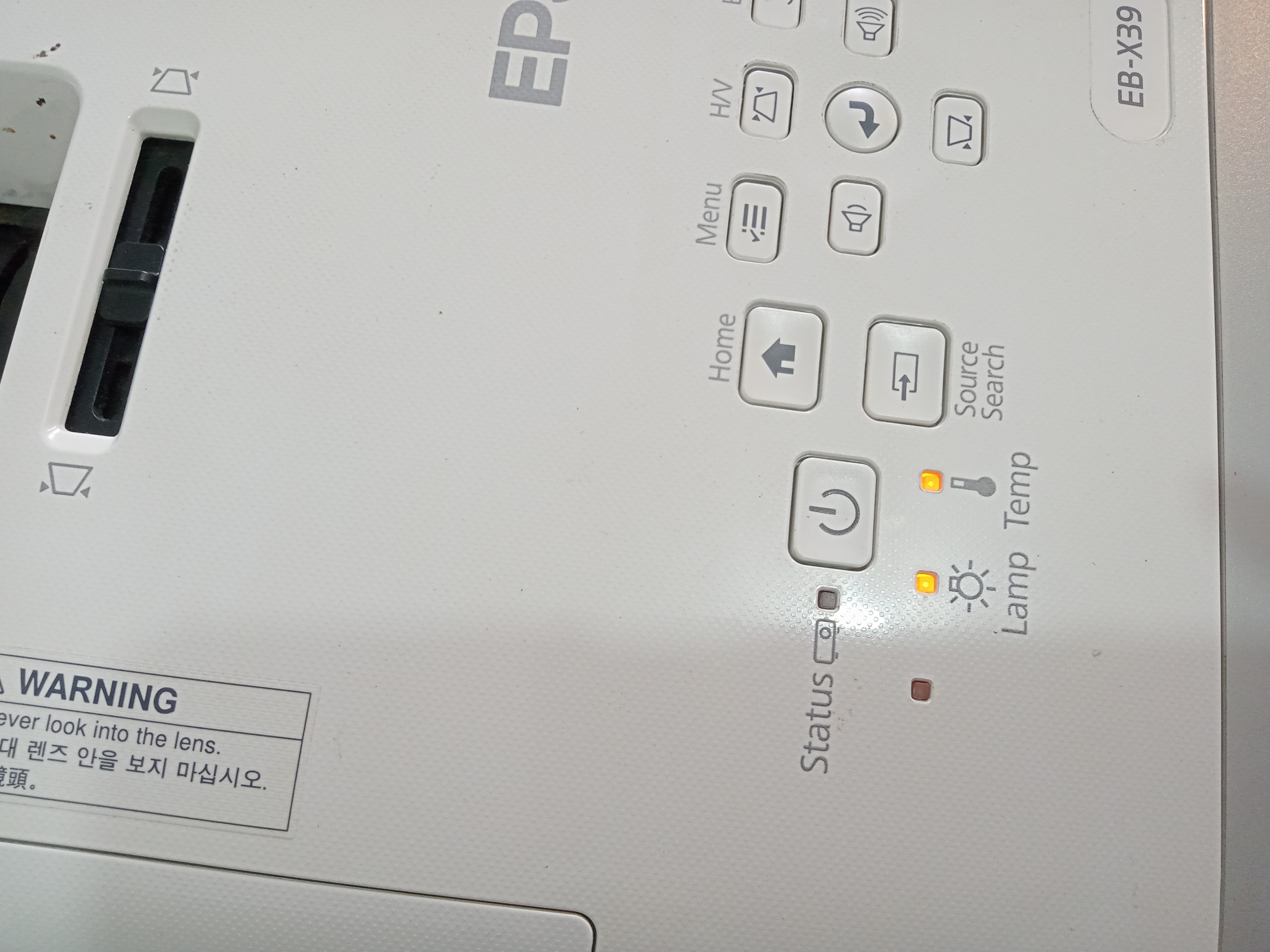Sửa máy chiếu Panasonic hư bóng đèn