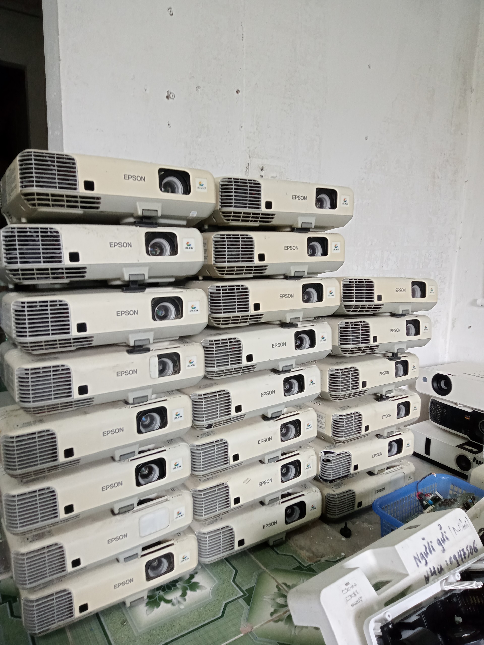 Lỗi không sáng đèn ở máy chiếu Epson