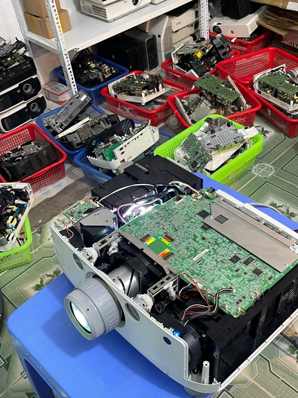 Sửa máy chiếu Hitachi hư DPL