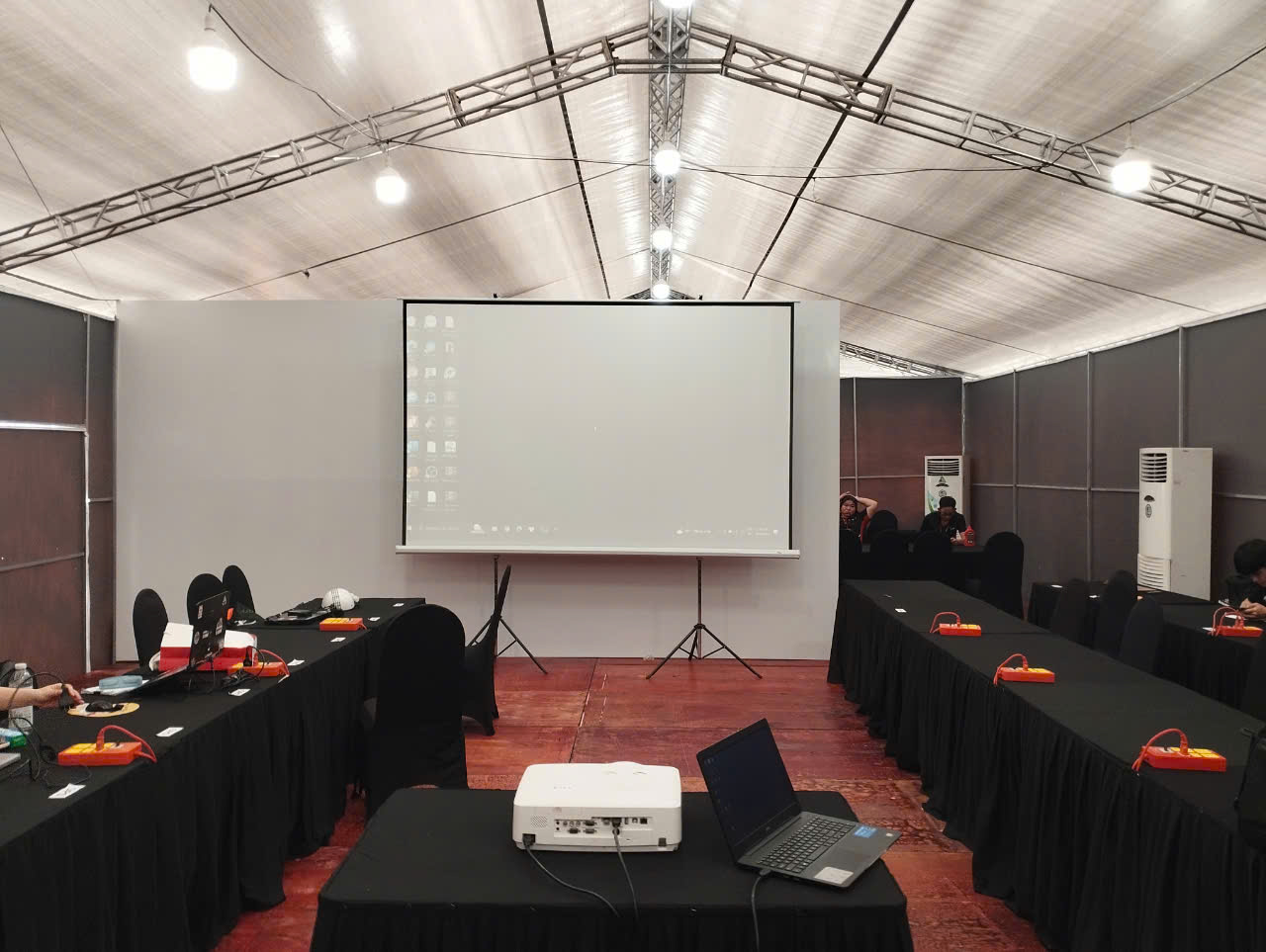 Thuê máy chiếu quận Hoàn Kiếm