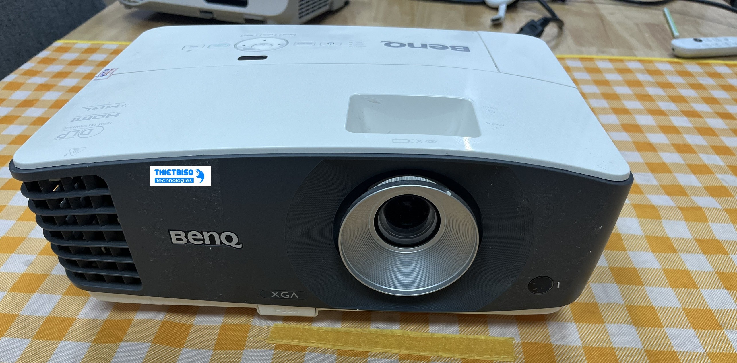 Máy chiếu cũ BenQ MX704