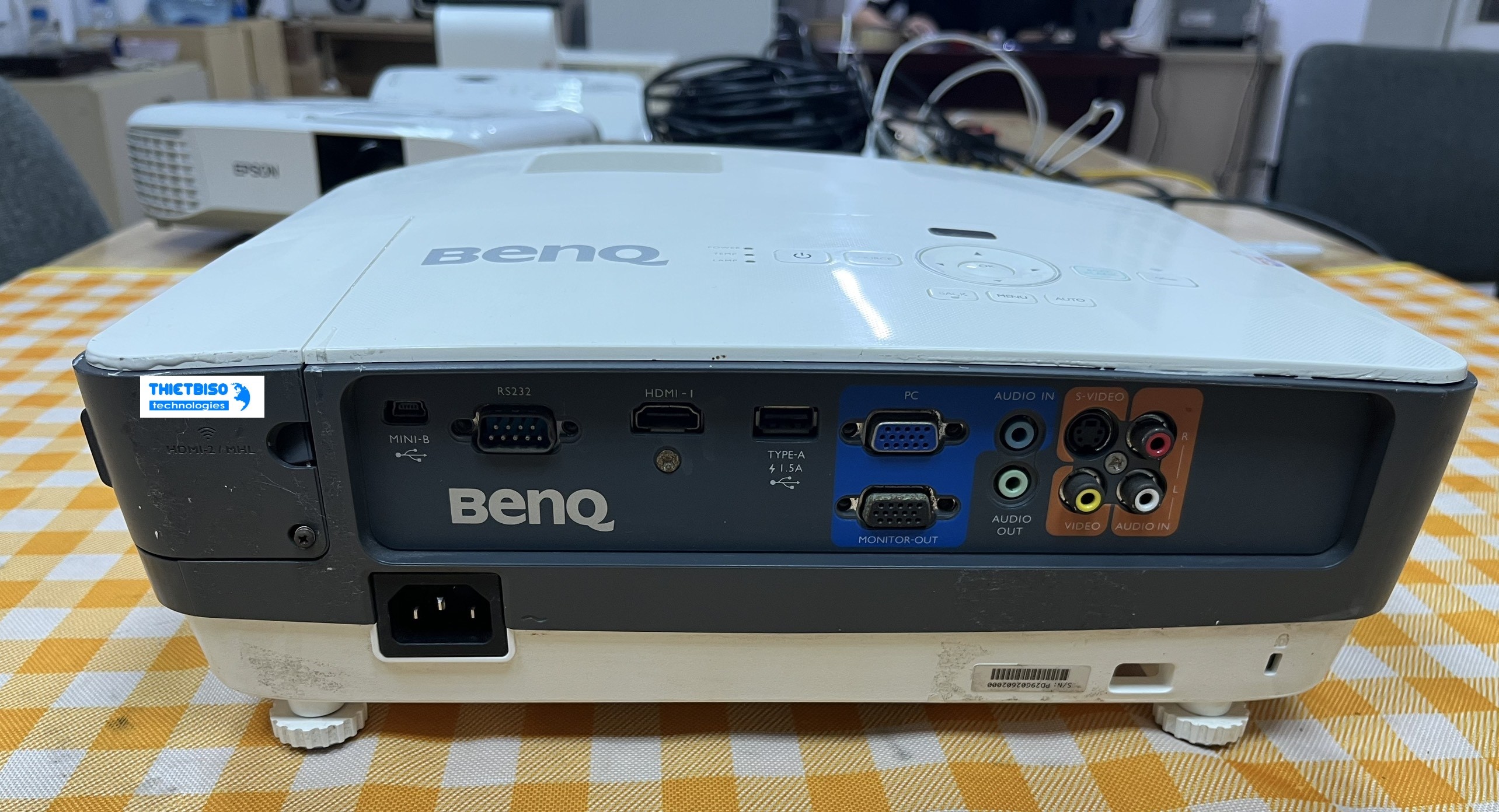 Máy chiếu cũ BenQ MX704