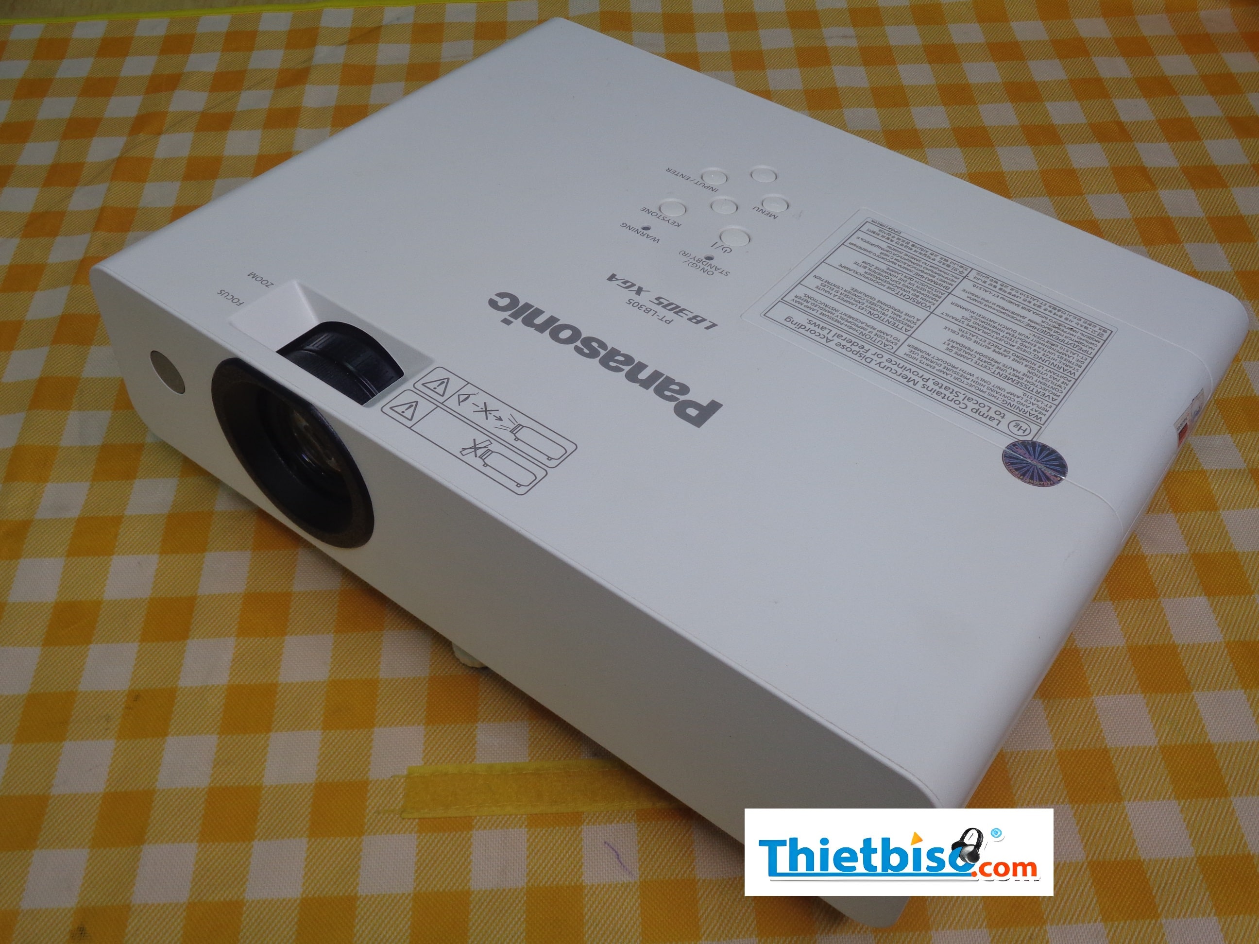 Máy chiếu cũ Panasonic PT-LB305