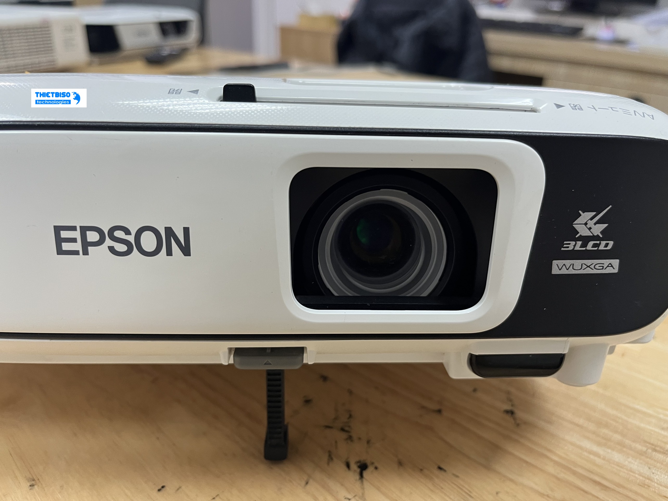 Máy chiếu cũ EPSON EB-U42