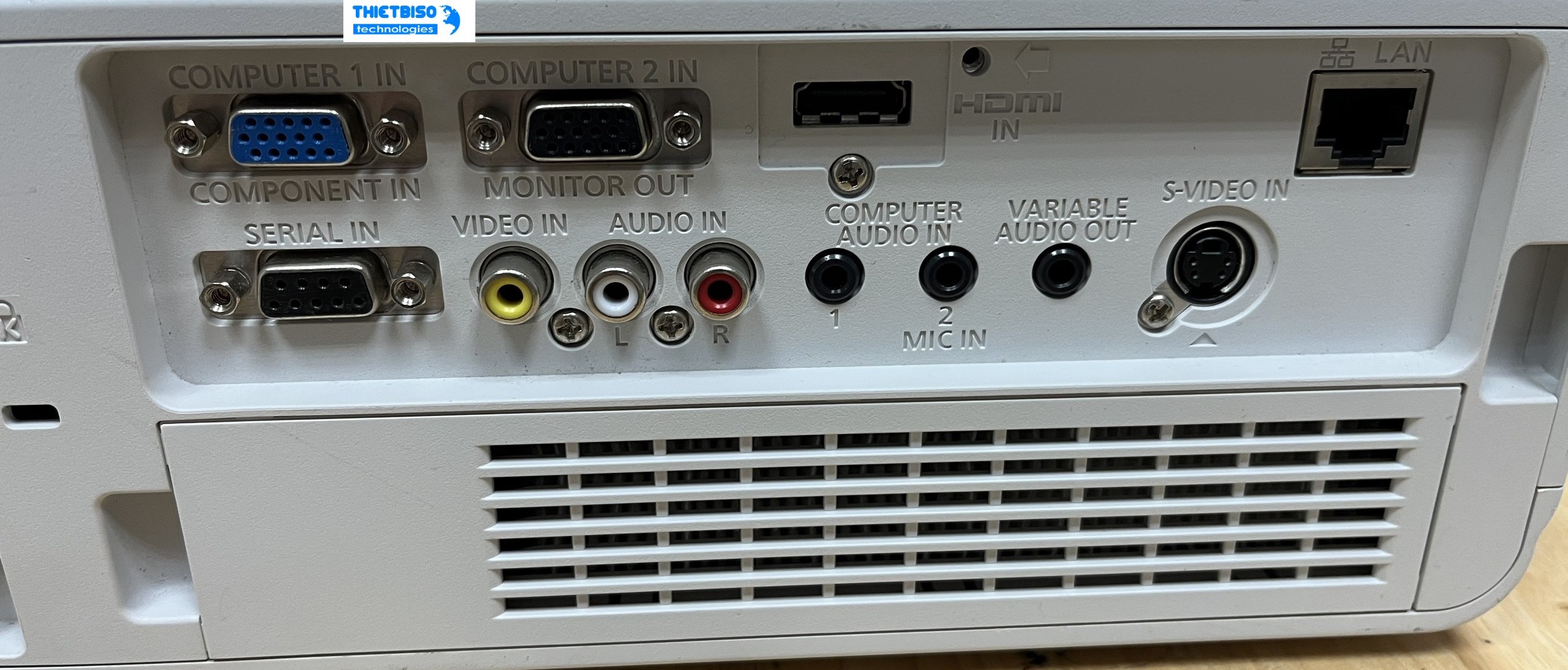 Máy chiếu cũ Panasonic PT-VW440