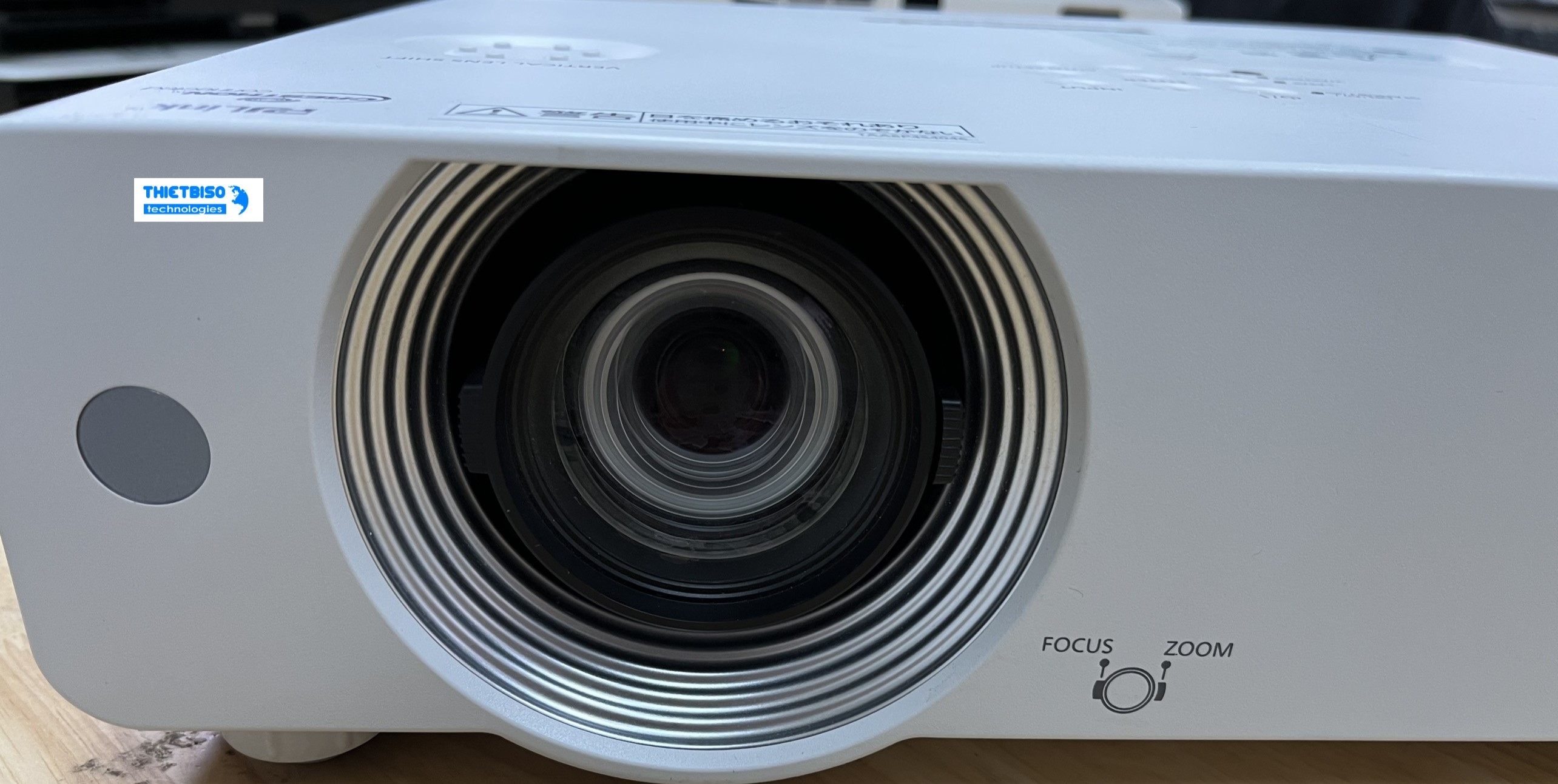 Máy chiếu cũ Panasonic PT-VW440