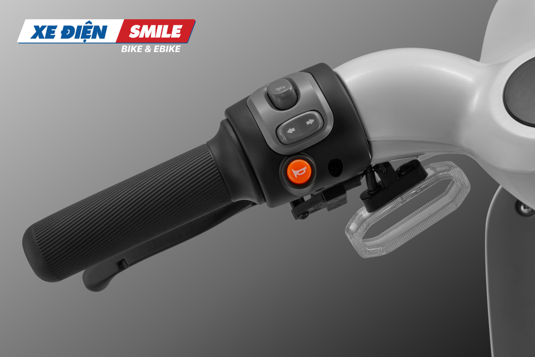 Cùm công tắc trên xe điện zevo q1được cải tiến