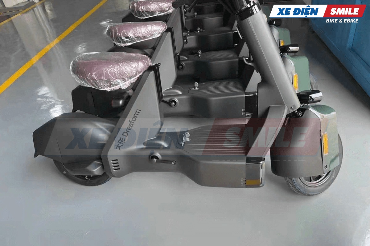 xe có sàn để chân rộng rãi