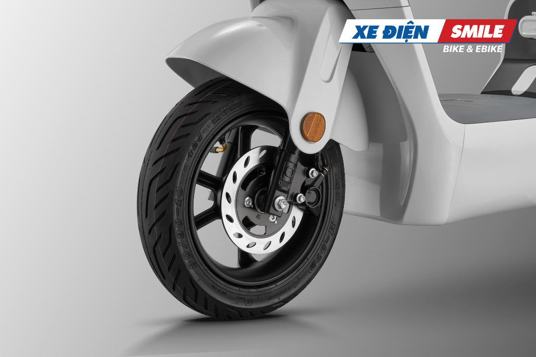 xe điện được thiết kế phanh đĩa trước, phanh cơ sau: