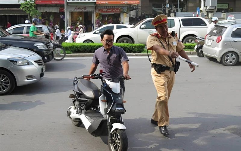 Lợi ích của việc có biển số xe máy điện