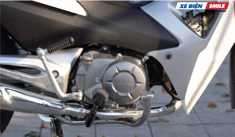 Xe có công suất tối đa 2.100W tại 7.500 vòng/phú