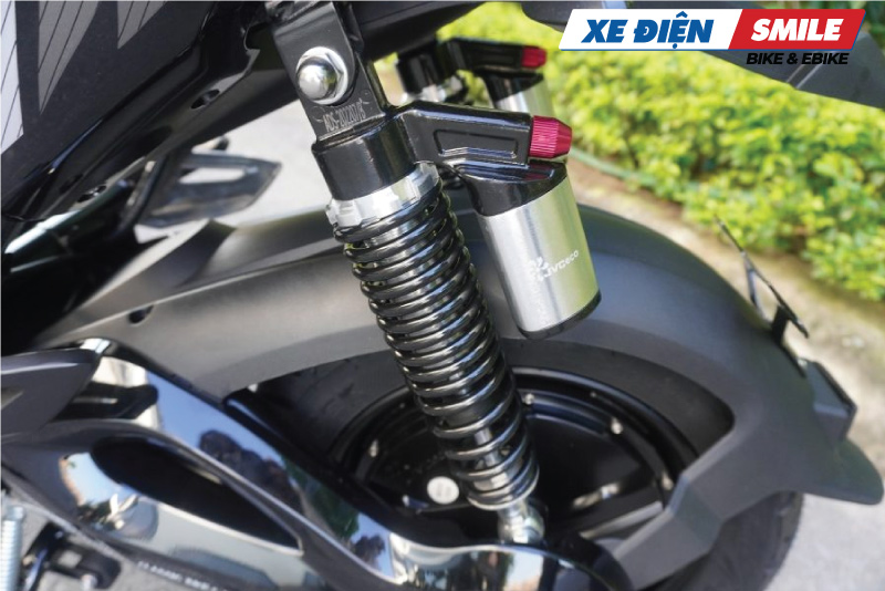 Xe điện JVCeco Xmen F1 được cải tiến giảm xóc kép