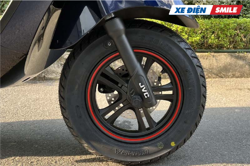 Xe điện JVCeco Vespa S2 trang bị phanh đĩa trước sau