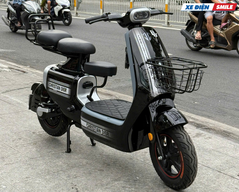 Hình ảnh xe điện JVC G9 Dior màu đen