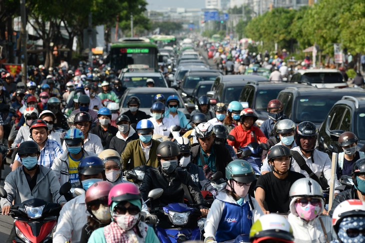 Từng bước hạn chế xe xăng ở TP.HCM để giải quyết tình trạng ô nhiễm môi trường