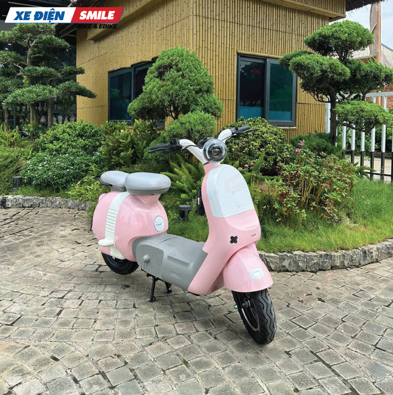 Osakar Momo được trang bị sàn để chân rộng rãi