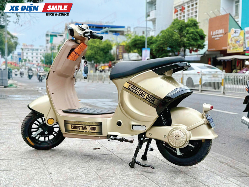 Takashi Mono sở hữu diệm mạo sang trọng, hợp xu hướng