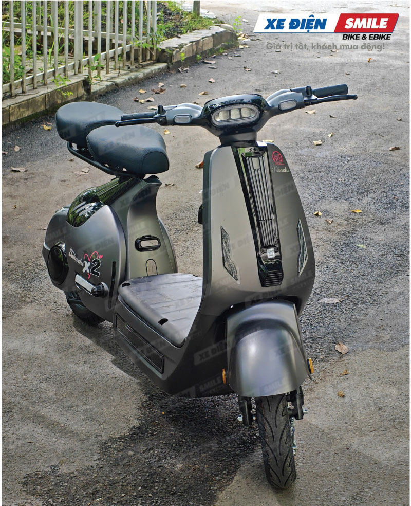 Takashi X2 Plus trang bị chức năng ra lệnh bằng giọng nói