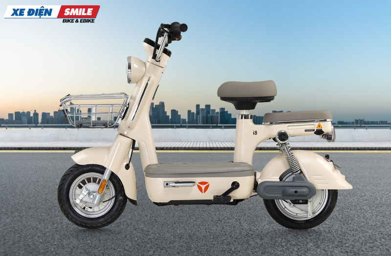 YADEA I8 có thiết kế cổ điển, tuổi thọ lên đến 1000 chu kỳ sạc xả