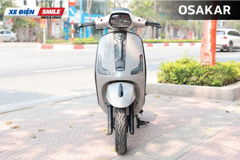 Xe tiêu thụ khoảng 2.2 lít xăng cho 100 km