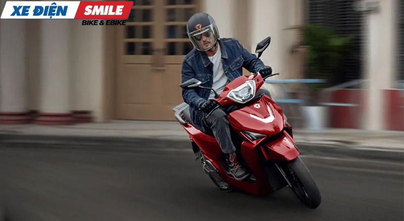 Xe máy điện Yadea Voltguard (72V-26Ah) có thiết kế sang trọng, mạnh mẽ