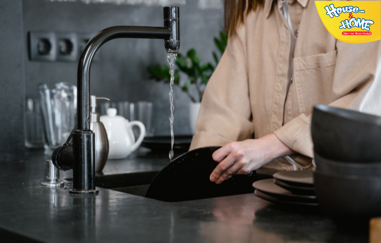 Dọn dẹp, lau chùi bếp ngay sau khi nấu nướng