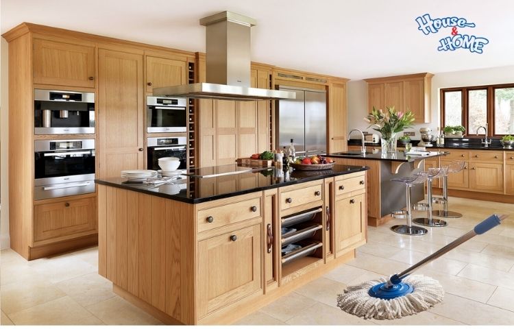 Mẹo lau sàn nhà bếp hiệu quả