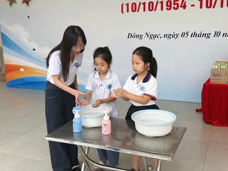 HOUSE&HOME Đồng Hành Cùng Chương Trình “Bé Khỏe - Bé Ngoan” Tại Trường Tiểu Học Đông Ngạc