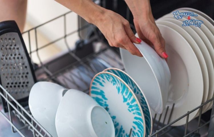 Việc vệ sinh máy rửa bát thường xuyên là cần thiết