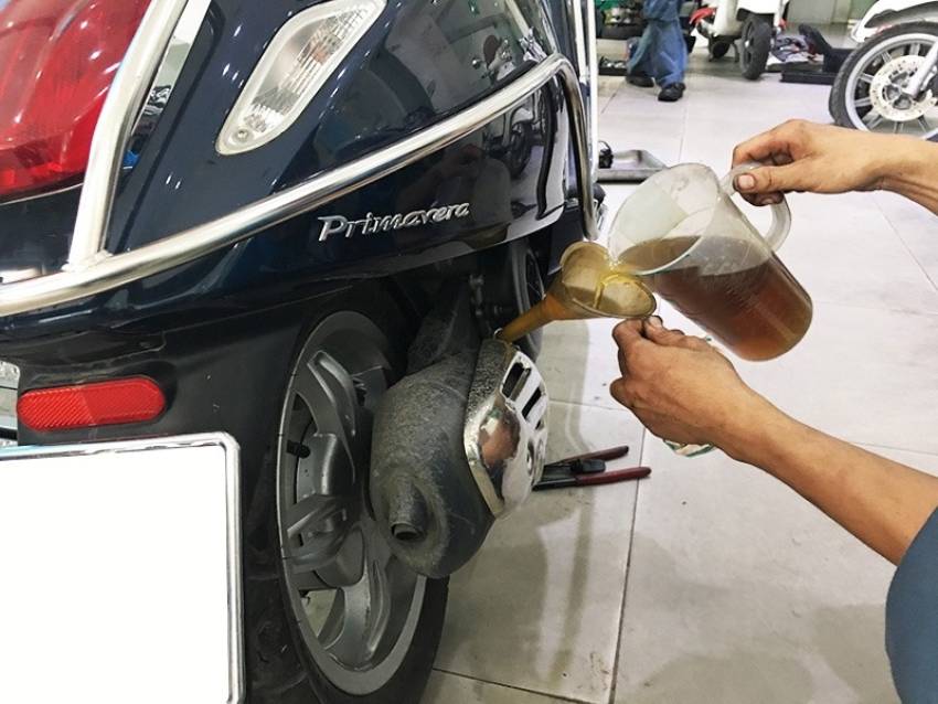 nhớt xe vespa primavera