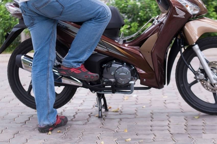 xe hết nhớt có dấu hiệu gì