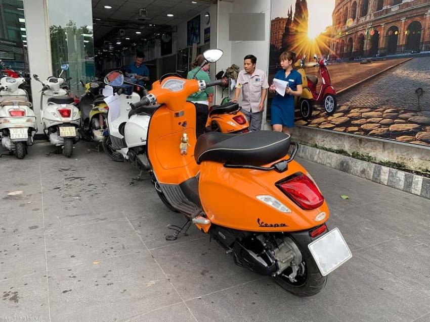 xe vespa đi bao lâu thay nhớt