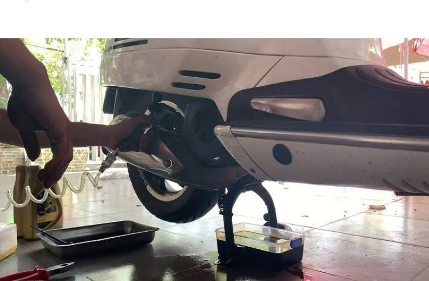 xe vespa đi bao lâu thay nhớt
