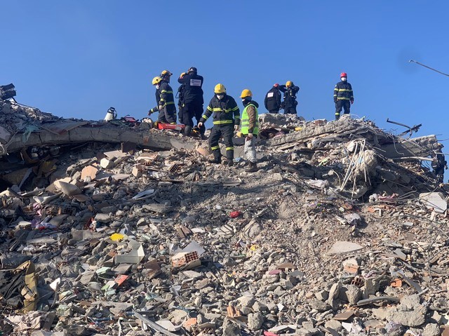 Địa điểm thứ 3 đoàn cứu nạn của Bộ Công an đến làm nhiệm vụ cũng là một nơi đổ nát hoàn toàn