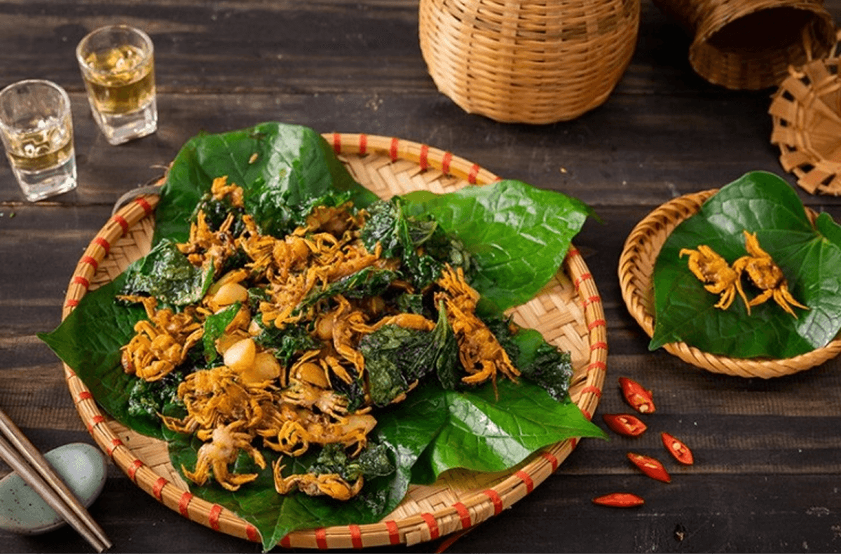 Cua đồng rang lá lốt