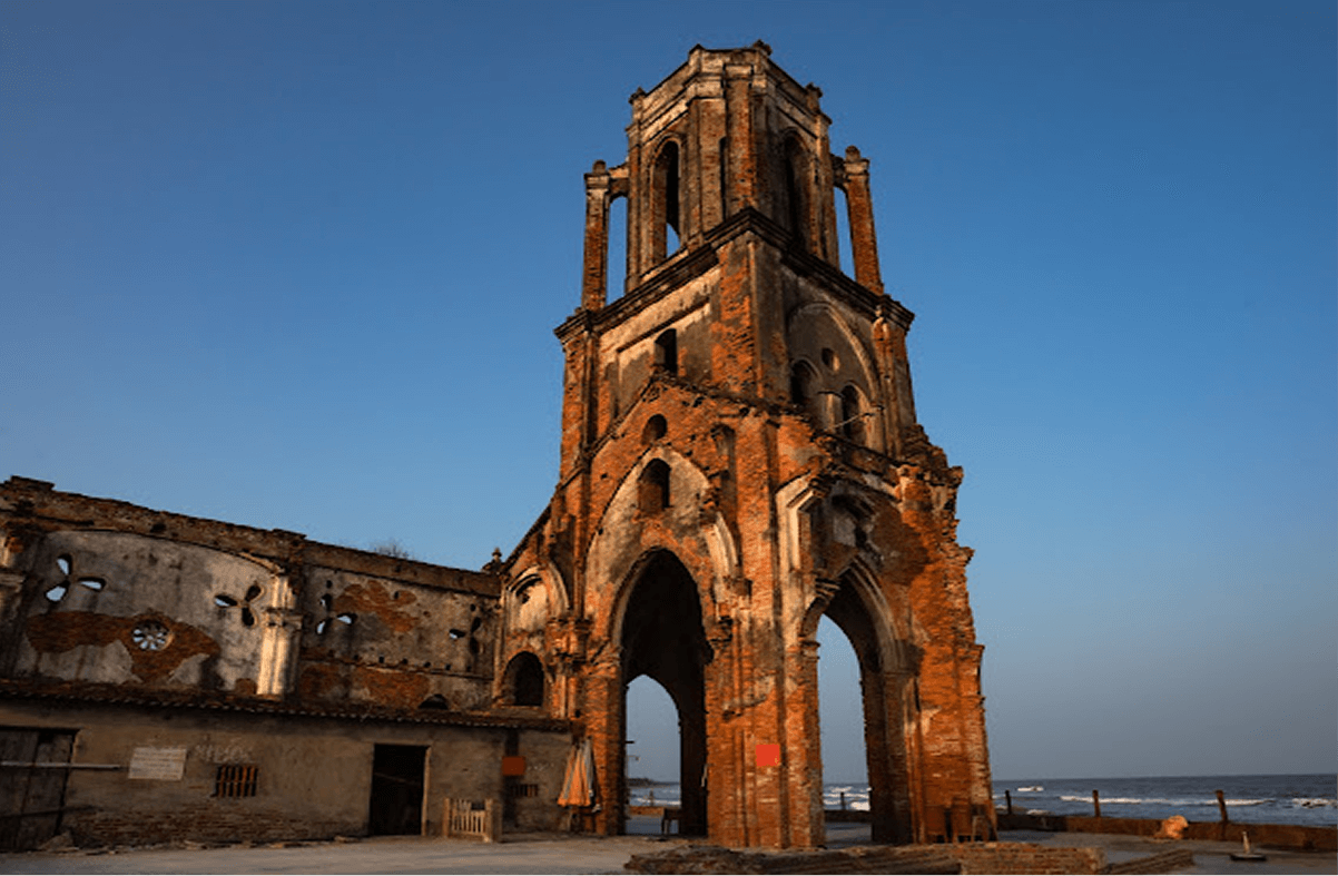 Nhà Thờ Giáo Xứ Ninh Bình (Nhà Thờ Đổ)