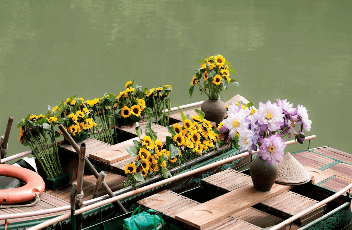 Phụ kiện truyền thống – Điểm nhấn cho bộ ảnh “vượt thời gian” tại Bến An Tràng An