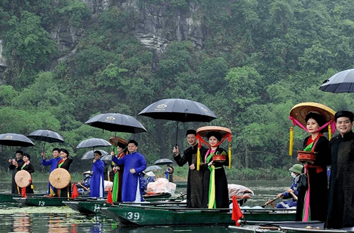 Tổng hợp thông tin về lễ hội Tràng An tháng 3 tại Ninh Bình