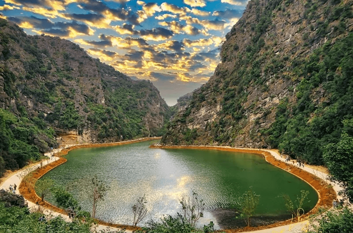 Tuyệt Tình Cốc Trầm Mặc