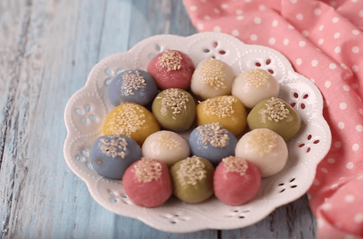 Vì Sao Người Ta Yêu Thích Bánh Trôi Ninh Bình?