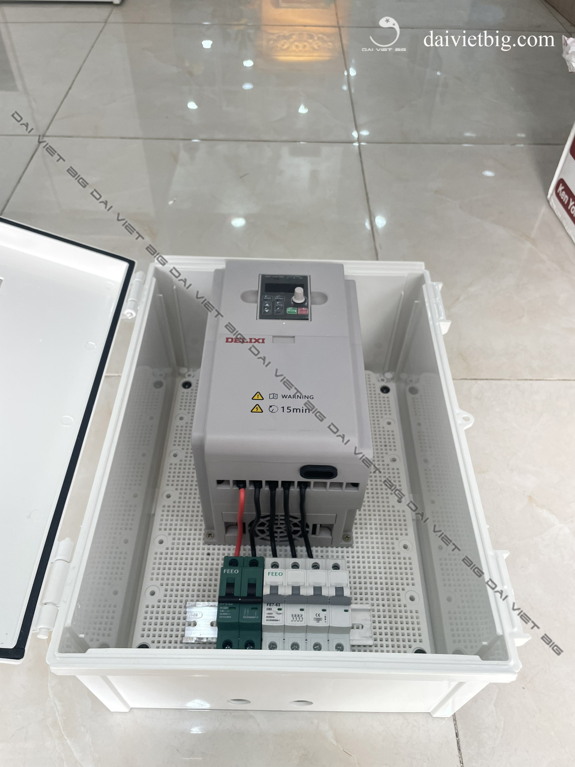 Biến tần bơm năng lượng mặt trời Delixi 11KW - 3 Pha