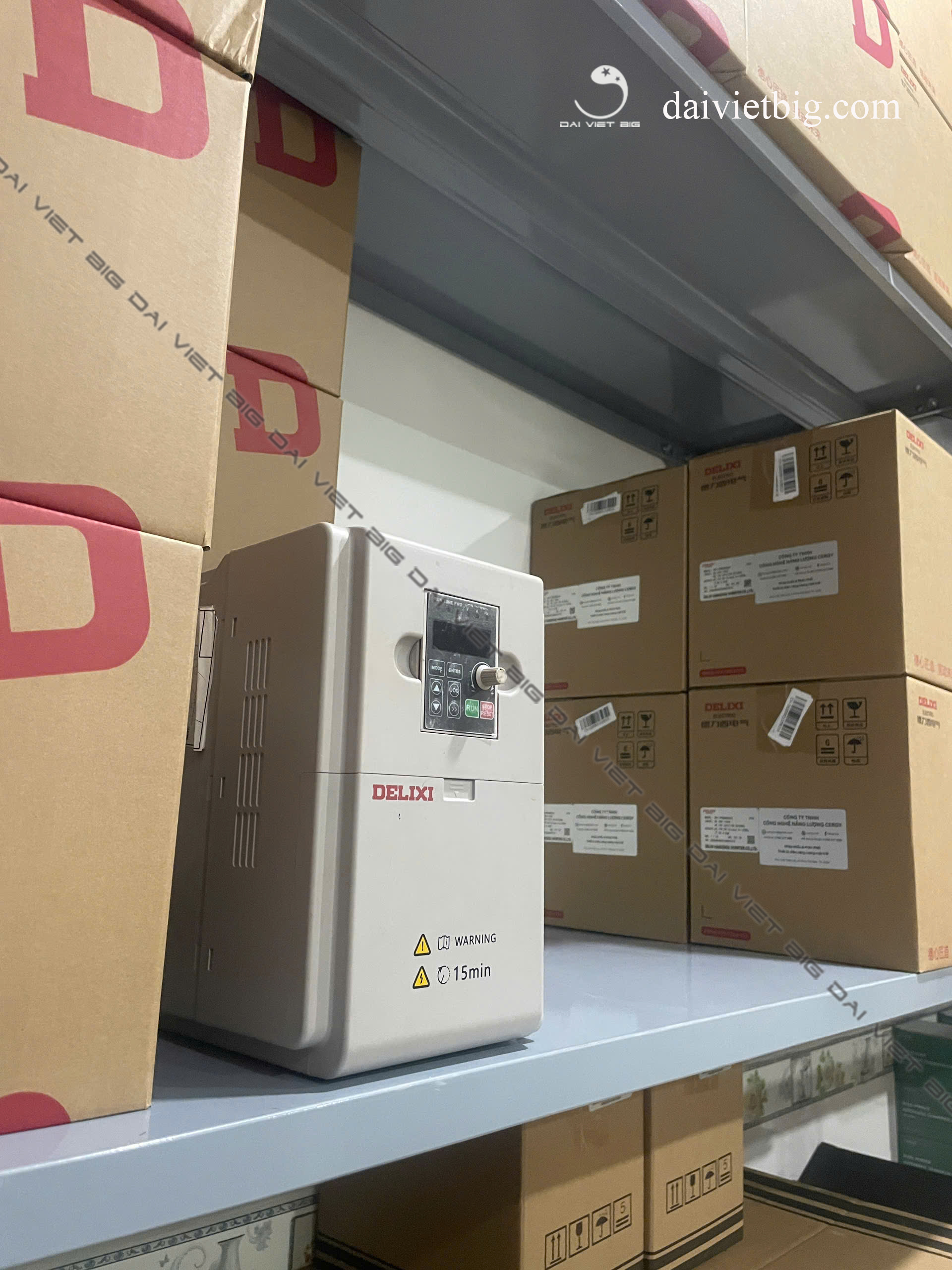 Biến tần bơm năng lượng mặt trời Delixi 11KW - 3 Pha