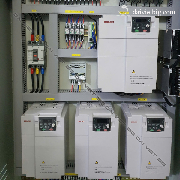 Biến tần bơm năng lượng mặt trời Delixi 18,5KW - 3 Pha