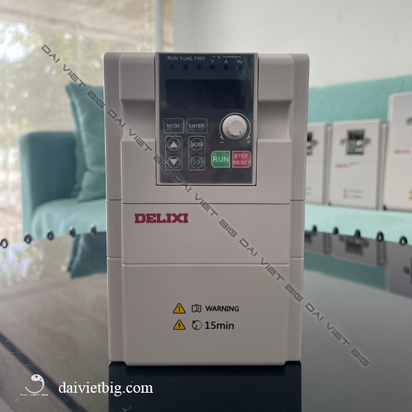 Biến tần bơm nước năng lượng mặt trời Delixi 4KW - 3 Pha
