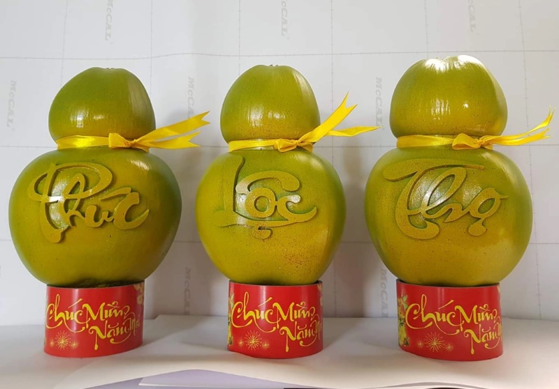 Dừa thư pháp được ưa chuộng trong ngày Tết