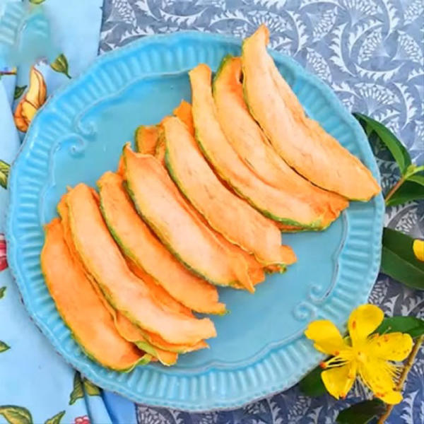 Các nguyên liệu làm dưa lưới sấy dẻo rất đơn giản