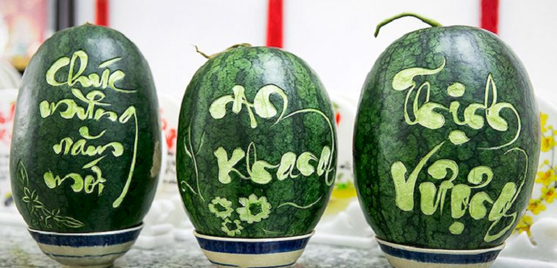 Dưa hấu khắc chữ độc đáo chưng Tết